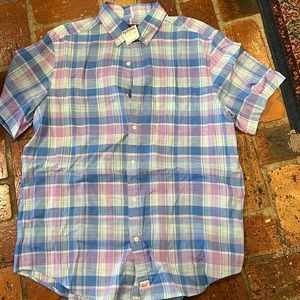 Men’s vineyard vines button down shirt